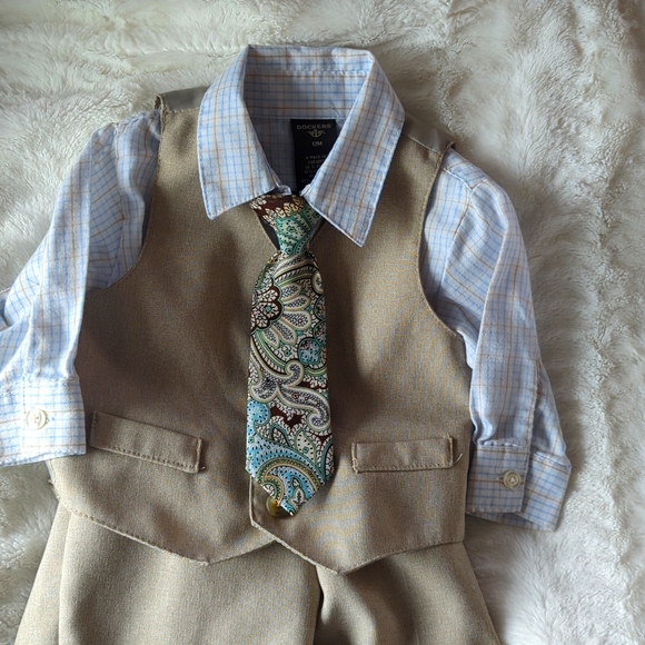 Dockers 4 piece matching set - Picture 2 of 6